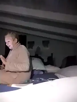 Snapshot of divinaerotica chatting on 12-04-25, 07:11 divinaerotica online show from 12-04-25, 07:11