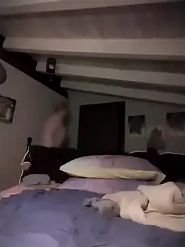 Snapshot of divinaerotica chatting on 12-20-25, 08:05 divinaerotica online show from 12-20-25, 08:05