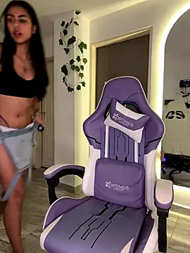 Snapshot of Tatiana250 chatting on 09-13-25, 12:32 Tatiana250 online show from 09-13-25, 12:32