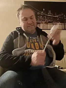 Pourleplasirs online show from 02-27-25, 02:10