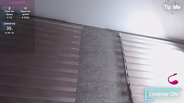 Snapshot of LillySquirtShot chatting on 01-14-26, 11:42 LillySquirtShot online show from 01-14-26, 11:42