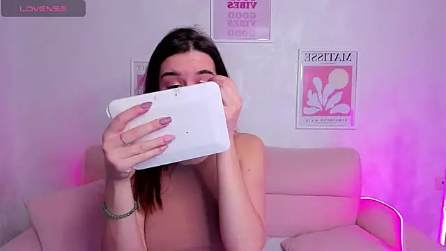 Snapshot of Sweetie_Catt chatting on 10-10-25, 08:24 Sweetie Catt online show from 10-10-25, 08:24