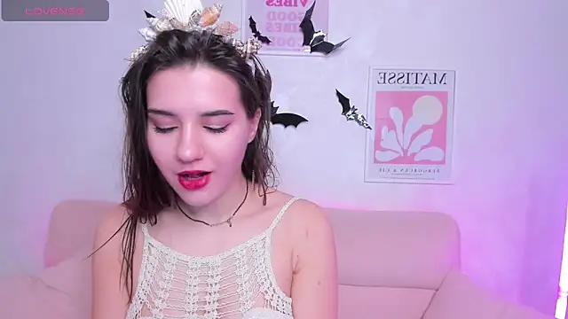 Snapshot of Sweetie_Catt chatting on 10-31-25, 08:48 Sweetie Catt online show from 10-31-25, 08:48