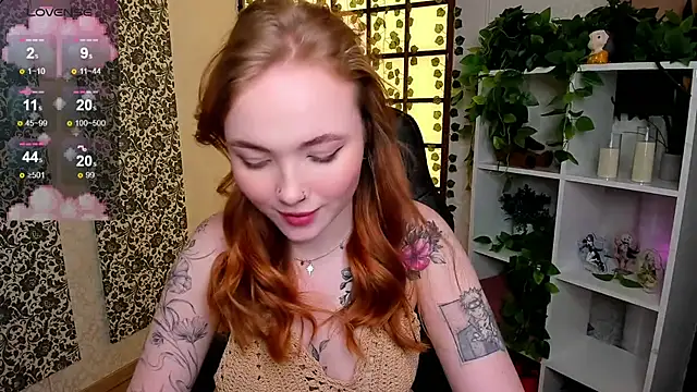 Snapshot of Maya_Light chatting on 02-28-25, 08:31 Maya Light online show from 02-28-25, 08:31