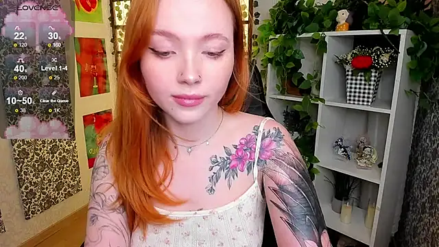 Snapshot of Maya_Light chatting on 03-05-25, 11:38 Maya Light online show from 03-05-25, 11:38