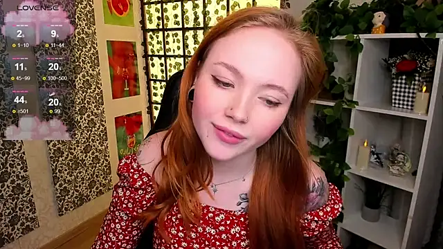 Snapshot of Maya_Light chatting on 03-07-25, 08:02 Maya Light online show from 03-07-25, 08:02