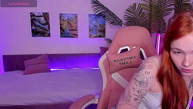 Snapshot of Maya_Light chatting on 09-11-25, 08:47 Maya Light online show from 09-11-25, 08:47