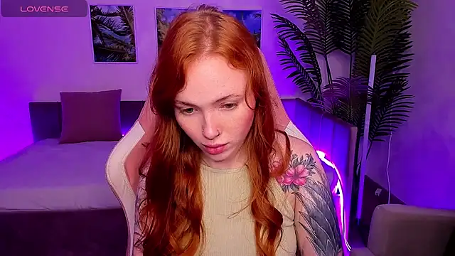 Snapshot of Maya_Light chatting on 10-05-25, 01:59 Maya Light online show from 10-05-25, 01:59