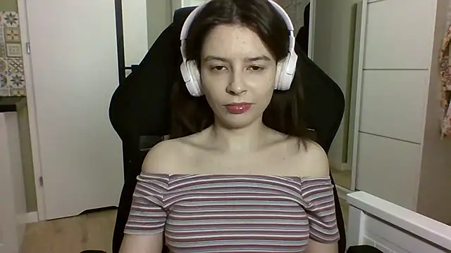 LariceSexy online show from 04-19-26, 06:21