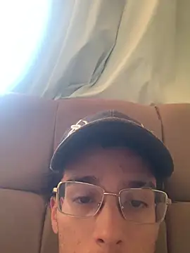 Snapshot of eubg_R chatting on 03-01-25, 02:55 eubg R online show from 03-01-25, 02:55