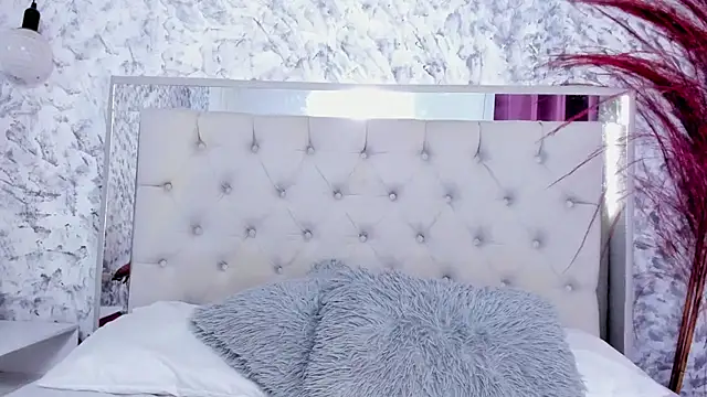 Ariana greenblat online show from 09-29-25, 04:23