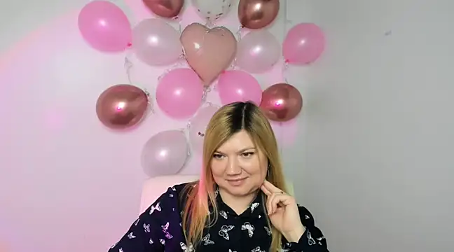 Snapshot of Lola_moree chatting on 02-12-25, 03:49 Lola moree online show from 02-12-25, 03:49