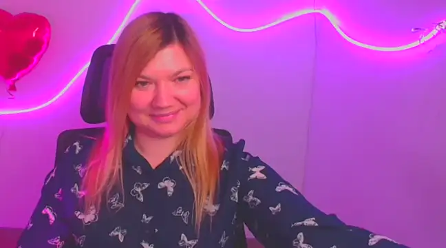 Snapshot of Lola_moree chatting on 02-22-25, 09:45 Lola moree online show from 02-22-25, 09:45