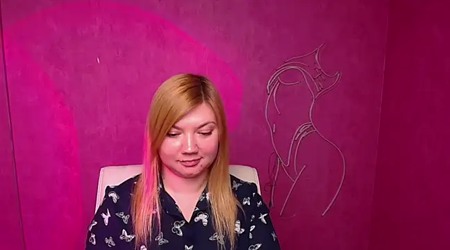 Snapshot of Lola_moree chatting on 03-04-25, 03:48 Lola moree online show from 03-04-25, 03:48