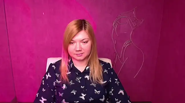 Snapshot of Lola_moree chatting on 03-13-25, 12:35 Lola moree online show from 03-13-25, 12:35