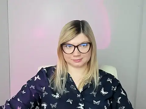 Snapshot of Lola_moree chatting on 10-23-25, 05:51 Lola moree online show from 10-23-25, 05:51