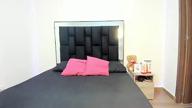 victoriacolin online show from 02-26-25, 12:03