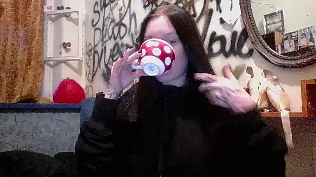 Snapshot of RussNocturnal chatting on 03-04-25, 04:17 RussNocturnal online show from 03-04-25, 04:17