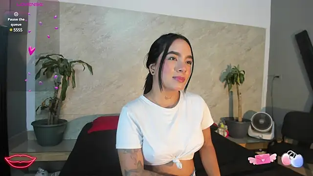 Estefy gomez09 online show from 02-06-25, 08:13