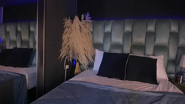 CandyLuxury   online show from 03-20-25, 06:20