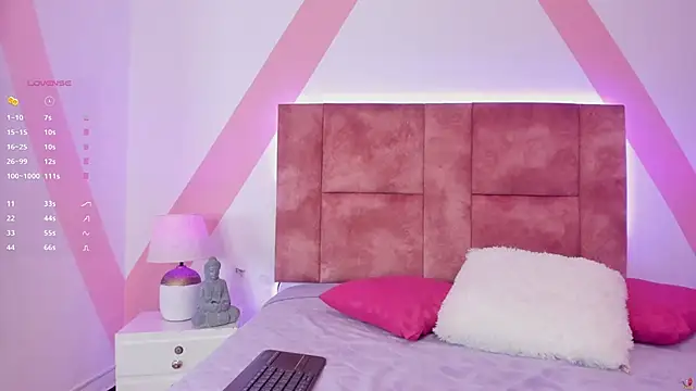 Snapshot of Mia_greco_ chatting on 02-20-25, 03:45 Mia greco  online show from 02-20-25, 03:45