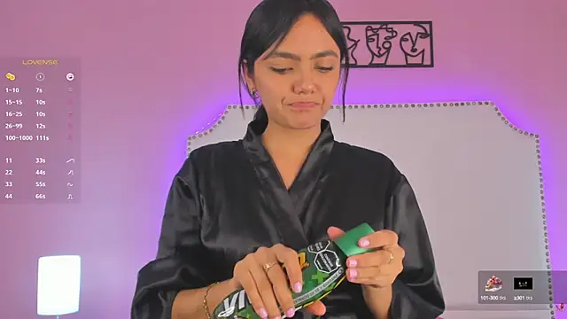 Snapshot of Mia_greco_ chatting on 02-26-25, 01:43 Mia greco  online show from 02-26-25, 01:43