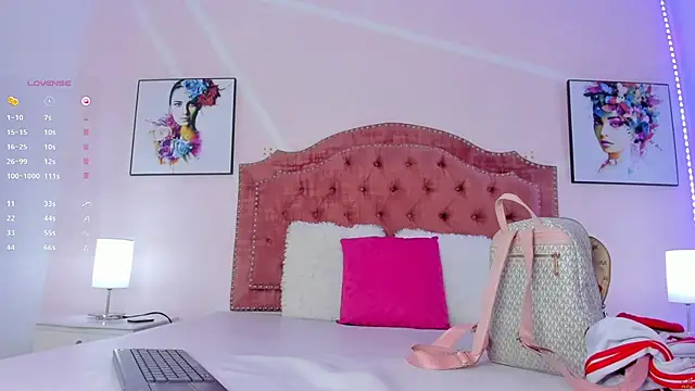 Snapshot of Mia_greco_ chatting on 03-21-25, 08:08 Mia greco  online show from 03-21-25, 08:08