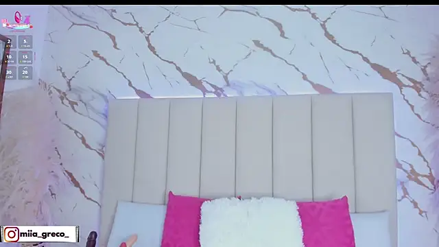 Snapshot of Mia_greco_ chatting on 09-28-25, 04:29 Mia greco  online show from 09-28-25, 04:29