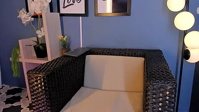 Snapshot of AliDiaz_ chatting on 02-21-25, 01:55 AliDiaz  online show from 02-21-25, 01:55