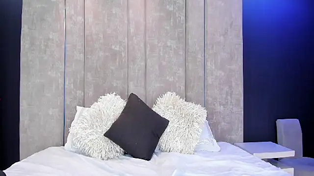 AliDiaz  online show from 04-28-26, 02:27