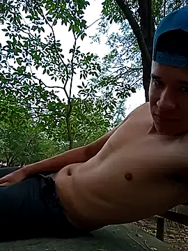 Snapshot of arevalo1124 chatting on 03-21-25, 06:16 arevalo1124 online show from 03-21-25, 06:16