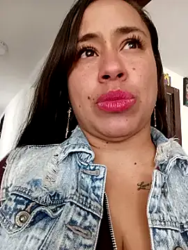 kamila lovee online show from 12-18-25, 07:31