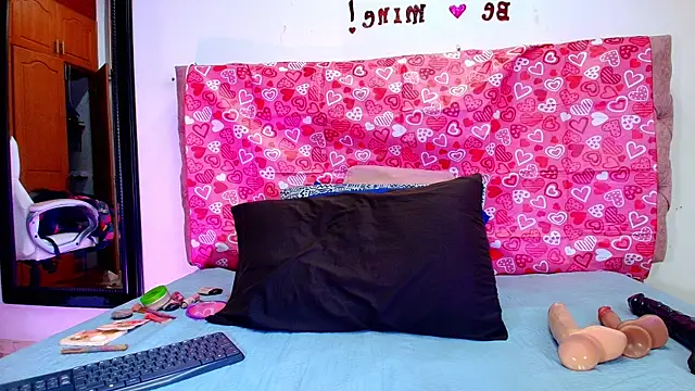 Snapshot of sharlott_miller chatting on 02-10-25, 11:57 sharlott miller online show from 02-10-25, 11:57