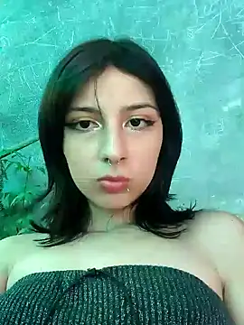 Snapshot of Maiden-Hot chatting on 02-01-25, 07:34 Maiden-Hot online show from 02-01-25, 07:34