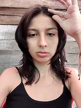 Snapshot of Maiden-Hot chatting on 03-05-25, 08:00 Maiden-Hot online show from 03-05-25, 08:00