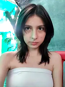 Snapshot of Maiden-Hot chatting on 03-22-25, 08:04 Maiden-Hot online show from 03-22-25, 08:04