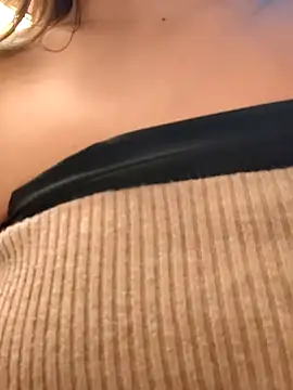 Snapshot of Maiden-Hot chatting on 10-02-25, 07:43 Maiden-Hot online show from 10-02-25, 07:43