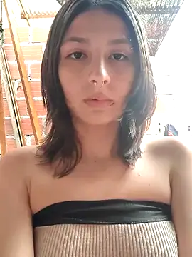 Snapshot of Maiden-Hot chatting on 10-17-25, 07:38 Maiden-Hot online show from 10-17-25, 07:38