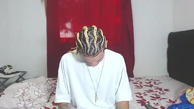 hot man05 online show from 02-01-25, 07:44