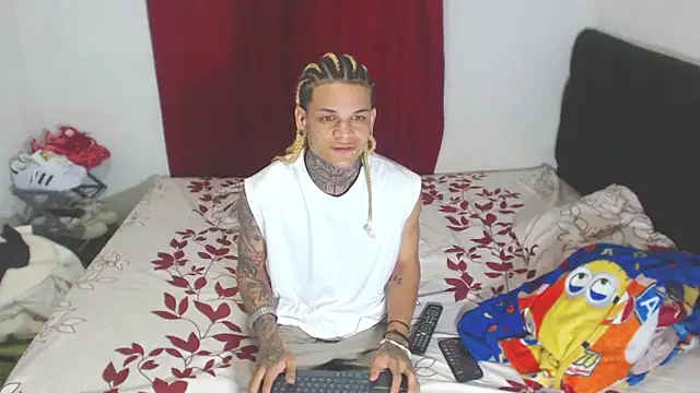 hot man05 online show from 02-18-25, 11:30