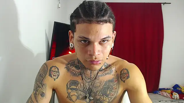 hot man05 online show from 10-16-25, 04:13