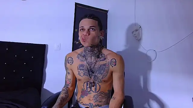 hot man05 online show from 12-20-25, 12:40