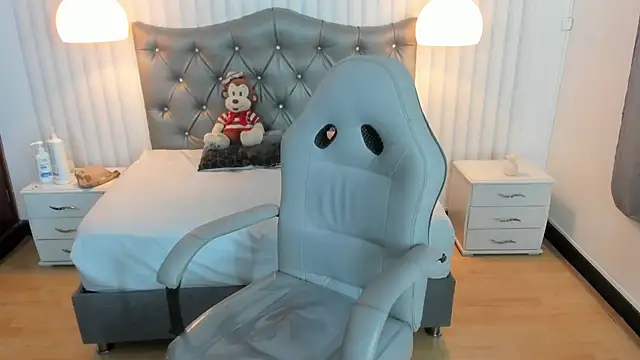 mia vanucci1 online show from 03-04-25, 07:08