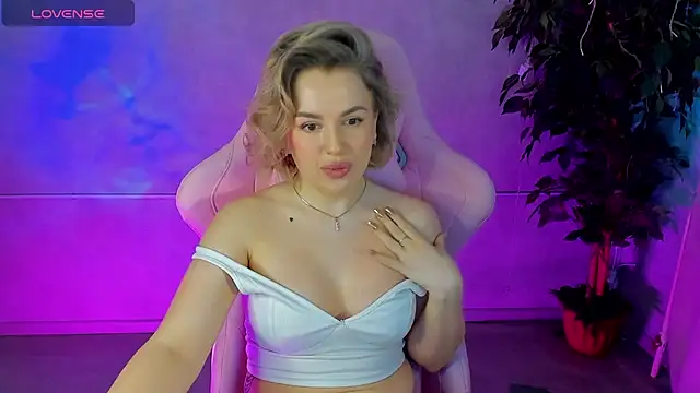 Nikki Kai online show from 03-11-25, 07:15