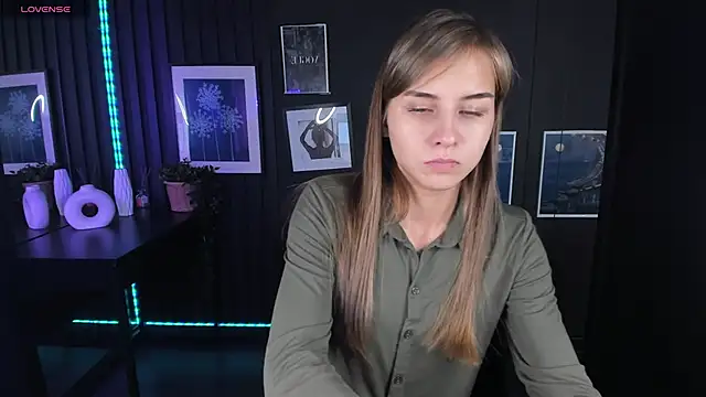 Snapshot of CharmBianca chatting on 02-08-25, 07:27 CharmBianca online show from 02-08-25, 07:27