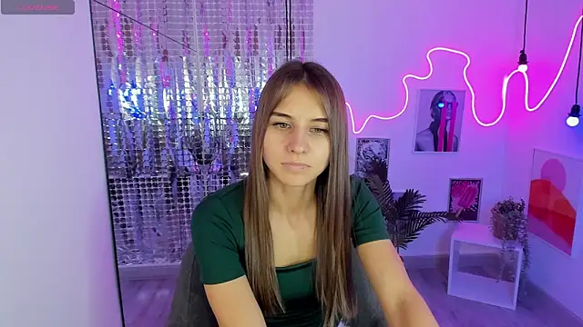 Snapshot of CharmBianca chatting on 02-15-25, 01:38 CharmBianca online show from 02-15-25, 01:38