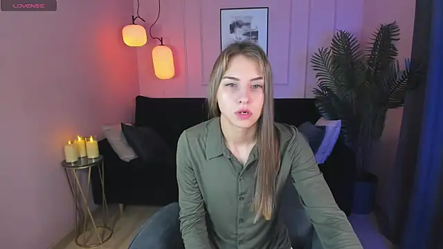 Snapshot of CharmBianca chatting on 02-20-25, 05:23 CharmBianca online show from 02-20-25, 05:23