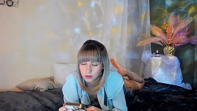 Snapshot of CharmBianca chatting on 10-26-25, 11:38 CharmBianca online show from 10-26-25, 11:38