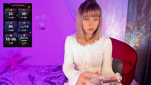 Snapshot of CharmBianca chatting on 11-16-25, 01:17 CharmBianca online show from 11-16-25, 01:17