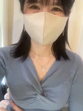 Snapshot of MURA-saki chatting on 02-18-25, 12:59 MURA-saki online show from 02-18-25, 12:59